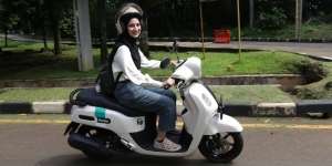 FOTO: Si Paling Kece dengan Skutik Retro Yamaha Fazzio Hybrid