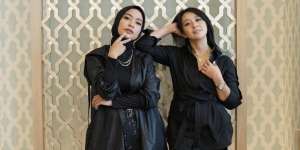 Potret Cantik Tantri Syalindri dan Chua Kotak Tampil Feminin