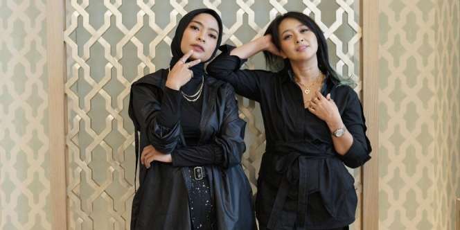 Potret Cantik Tantri Syalindri dan Chua Kotak Tampil Feminin