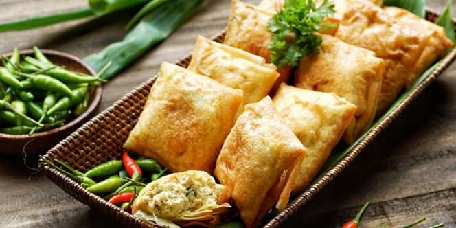 Menyantap Jajanan Pasar Rendah Kalori dengan Membuat Martabak Sehat