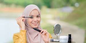 Tidak Perlu Lash Lift, Cara Ini Bisa Bikin Bulu Mata Lentik, Panjang, dan Tebal untuk Waktu Lama
