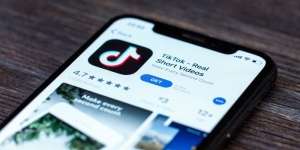 AS Desak Apple dan Google Hapus TikTok