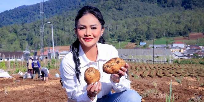 Penampilan Krisdayanti saat Ngantor Jadi Sorotan