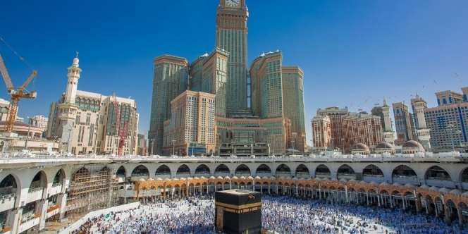 12 Tahun Menabung, Guru Honorer Asal Mojokerto Ini Akhirnya Berangkat Haji Meski Gaji Pas-pasan
