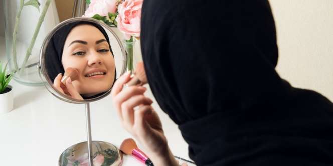 MUA Beri Tip Makeup Sempurna dalam 5 Menit