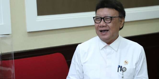 Tjahjo Kumolo, Politisi 'the Man After Midnight' dan Tirakatan di Makam Walisongo