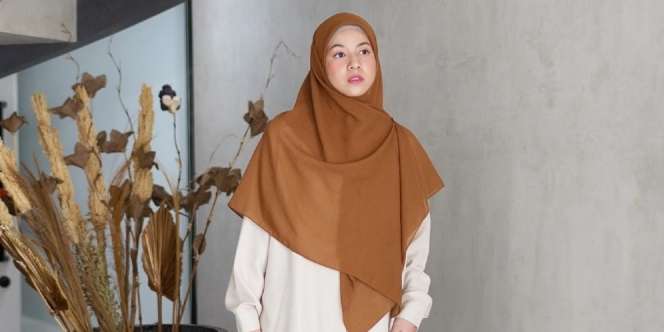 Sporty Kasual Natasha Rizky dalam Balutan Syar'i