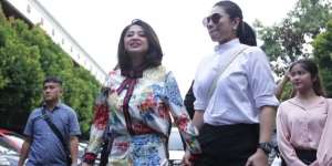 Dewi Perssik Pasrah Dicerai Meski Sudah Manut Suami: `Sudah Kaya Boneka`