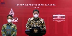 Jokowi Tetapkan Vaksin Booster Jadi Syarat Izin Keramaian dan Perjalanan