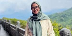 Kardigan Monogram Bikin HOTD Revalina S. Temat Makin Stylish