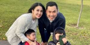 Momen Sandra Dewi Boyong Keluarga Liburan ke Australia