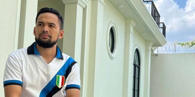 Kocak! Lihat Video Lama Teuku Wisnu Main Pistol, Model Rambut Bikin Salfok