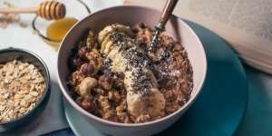 Resep Oatmeal Choco Banana Vegan dan Rendah Kalori