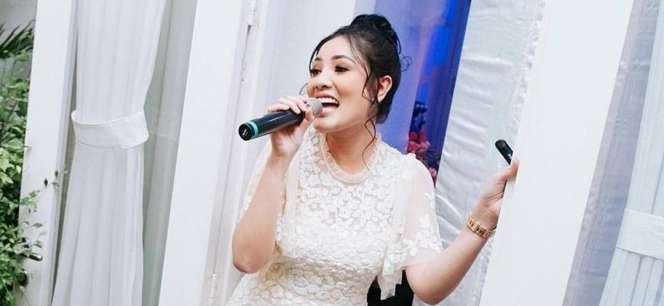 Dandan Simpel, Total Nilai Outfit Nindy Ayunda Capai Miliaran