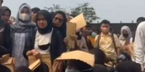Viral, Lautan Pencari Kerja Menyerbu Jobfair