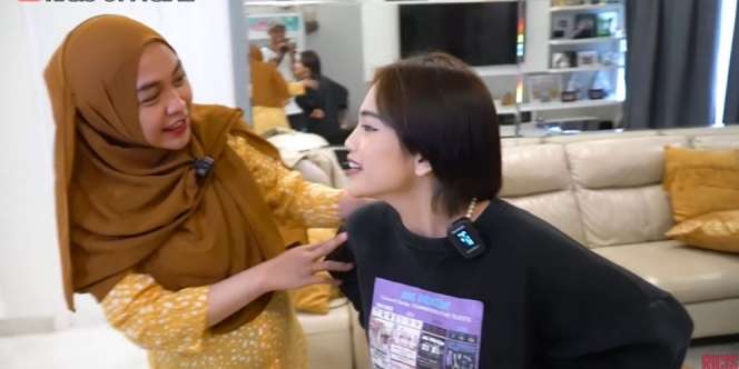 Lagi Hamil Besar, Aksi Ria Ricis Gendong Seleb TikTok Jadi Sorotan