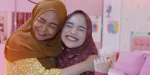 Lagi Viral! Jeje TikTok 'Kembaran' Fuji Lantunkan Sholawat Bikin Ria Ricis Kagum
