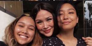 Makin Cantik! Potret Salmaa dan Salwaa, Anak Kembar Titi DJ