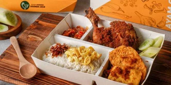 Pengin Makan Siang yang Sedap Gurih di Jakarta? Kelezatan Ayam Goreng Serundeng Ini Wajib Dipilih