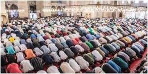 Cara Sholat Makmum yang Tertinggal Bacaan Al-Fatihahnya Imam