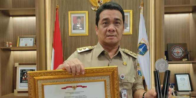 9 Potret Rumah Wagub DKI Jakarta Ahmad Riza Patria, Bak Bumi Langit dengan Anies Baswedan?