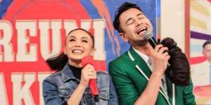 Momen Raffi Ahmad dan Yuni Shara Dipertemukan di Acara TV, Ekspresi Grogi Raffi Ahmad Keliatan Banget!