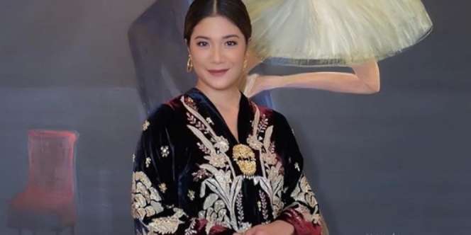 Intip Penampilan Elegan Franka Istri Nadiem Makarim dengan Gaya Makeup Natural