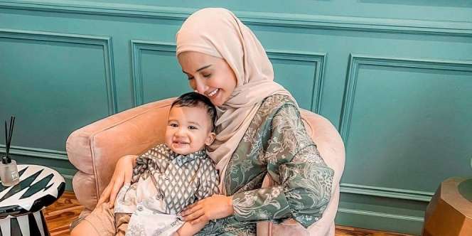 Lucu Banget, Zaskia Sungkar dan Ukkasya Ikuti Tren Cewek Mamba