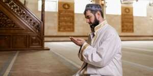 Sholat Munfarid adalah Ibadah yang Dikerjakan Secara Individu, Ketahui Hukumnya Menurut Ulama