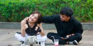 Disebut Mirip Fuji, Ini Potret Jeje dan Kekasih di Kawasan Sudirman, Pasangan Viral di TikTok!