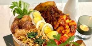 Supaya Lebih Berkah, Waktunya Selamatan Awal Sekolah Anak dengan Cake Nasi Kuning