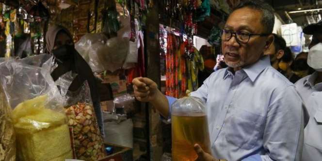 Disentil Jokowi karena Kampanye Saat Bagikan Minyak Goreng, Begini Jawab Mendag Zulkifli Hasan