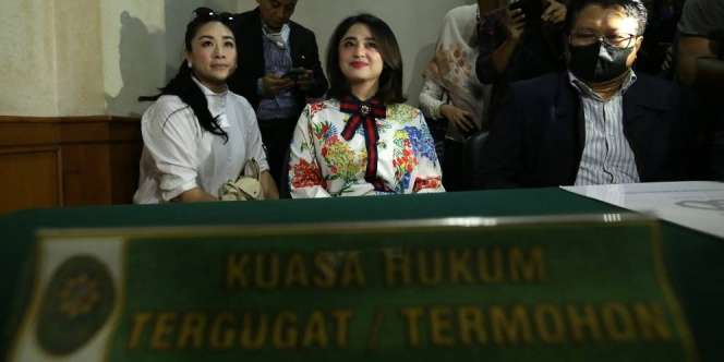 Tak Suka Suami Tukang Menuntut, Dewi Perssik : `Saya Bukan Sapi Perah!`
