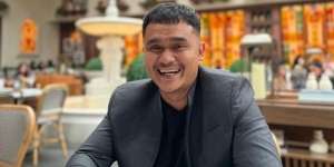 Masih Ingat Valentino, Komentator Bola `Jebreeet`? Sempat Berduka, Kini Viral Penampakan Rumahnya Mewah Bak Istana