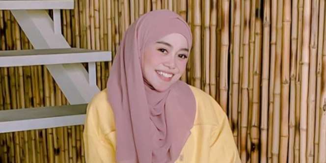 Lesti Kejora Kembali Tampil Flawless dengan Riasan Marlene Hariman