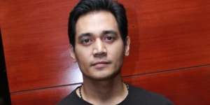 Tetap Ganteng di Usia 51 Tahun, Tyo Nugros Mantan Drummer Dewa 19 Bikin Meleleh Kaum Hawa