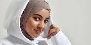 4 Bahan Alami Bantu Atasi Kantung Mata Gelap