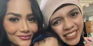 Adu Gaya Nenek Ameena Halilintar, Geni Faruk dan Krisdayanti, Siapa Lebih Kece?