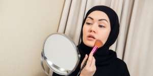 Tutorial Makeup Simpel dan Bold