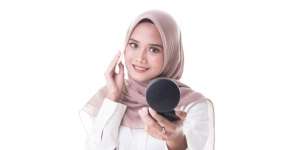 Cegah Bedak Terlihat Cakey dengan Cara Pemakaian yang Tepat