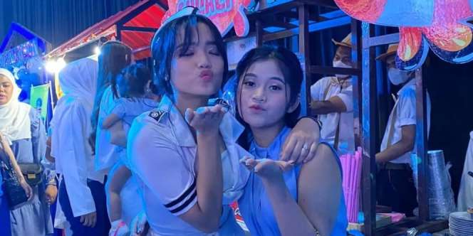 Potret Kedekatan Fuji dan Chika Adik Tiri Mayang