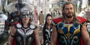Marvel Studios `Thor: Love and Thunder`: Aksi Heroik, Kisah Cinta, dan Lawakan Kocak Ala MCU