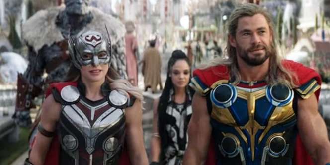 Marvel Studios `Thor: Love and Thunder`: Aksi Heroik, Kisah Cinta, dan Lawakan Kocak Ala MCU