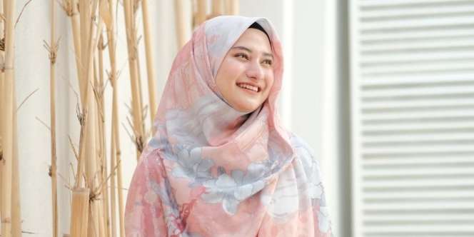 Mau Hangout Pakai Gamis? Lihat Inspirasinya dari Nadzira Shafa!