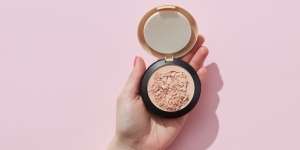 Jangan Pakai Alkohol, Ini Cara Memperbaiki Palet Makeup yang Hancur