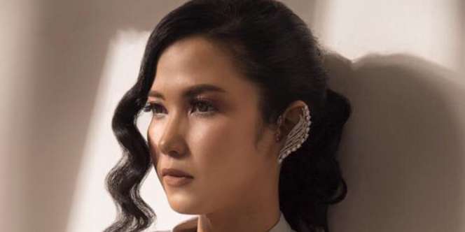 Mobil Dinda Kanya Dewi Ditabrak Truk, Begini Kondisinya