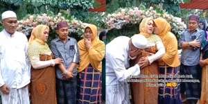 20 Tahun Menanti Kehamilan, Momen 7 Bulanan Ini Penuh Haru, Keluarga dan Tamu Banjir Air Mata