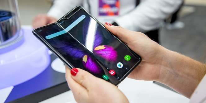 Ponsel Pintar Lipat Jadi Pilihan Utama di Gaya Hidup