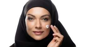 Berbeda dari Biasanya, Ketahui Skincare Wajib untuk Usia 50 Tahun ke Atas