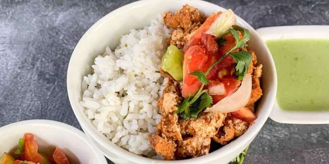 Para Vegan Merapatlah, Vegetarian Sofrito Tofu Rice Bowl Ini Cocok Dijadikan Menu Baru